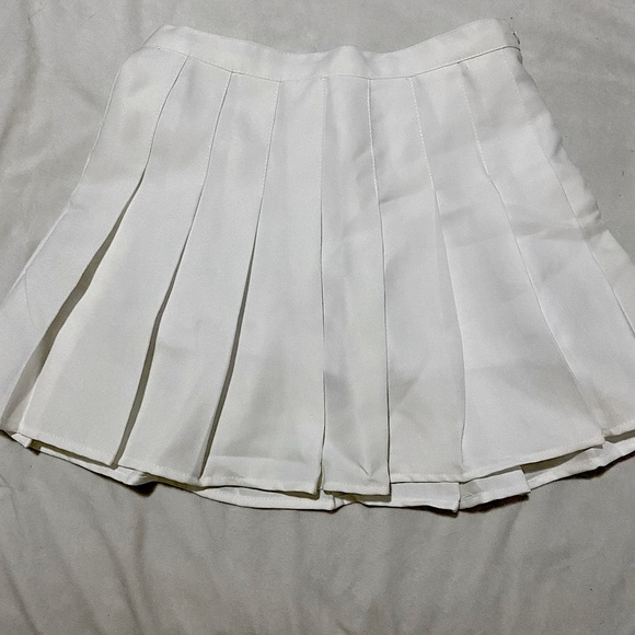 Brandy Melville Dresses & Skirts - Tennis skirt